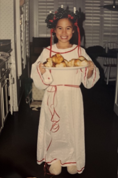 Little Sara is ready to host